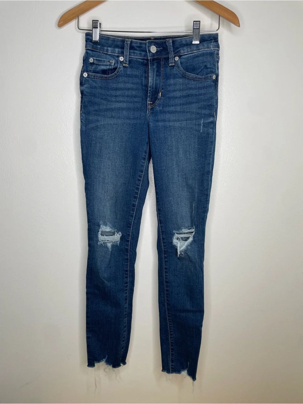 GAP Women's Medium Blue Distressed Skinny Jeans